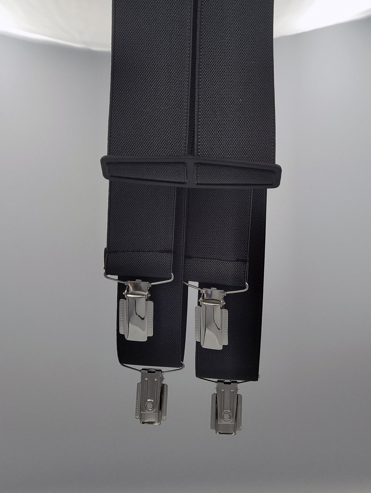 Aarno-olkaimet neljällä laadukkaalla metalli-muovi -klipsillä